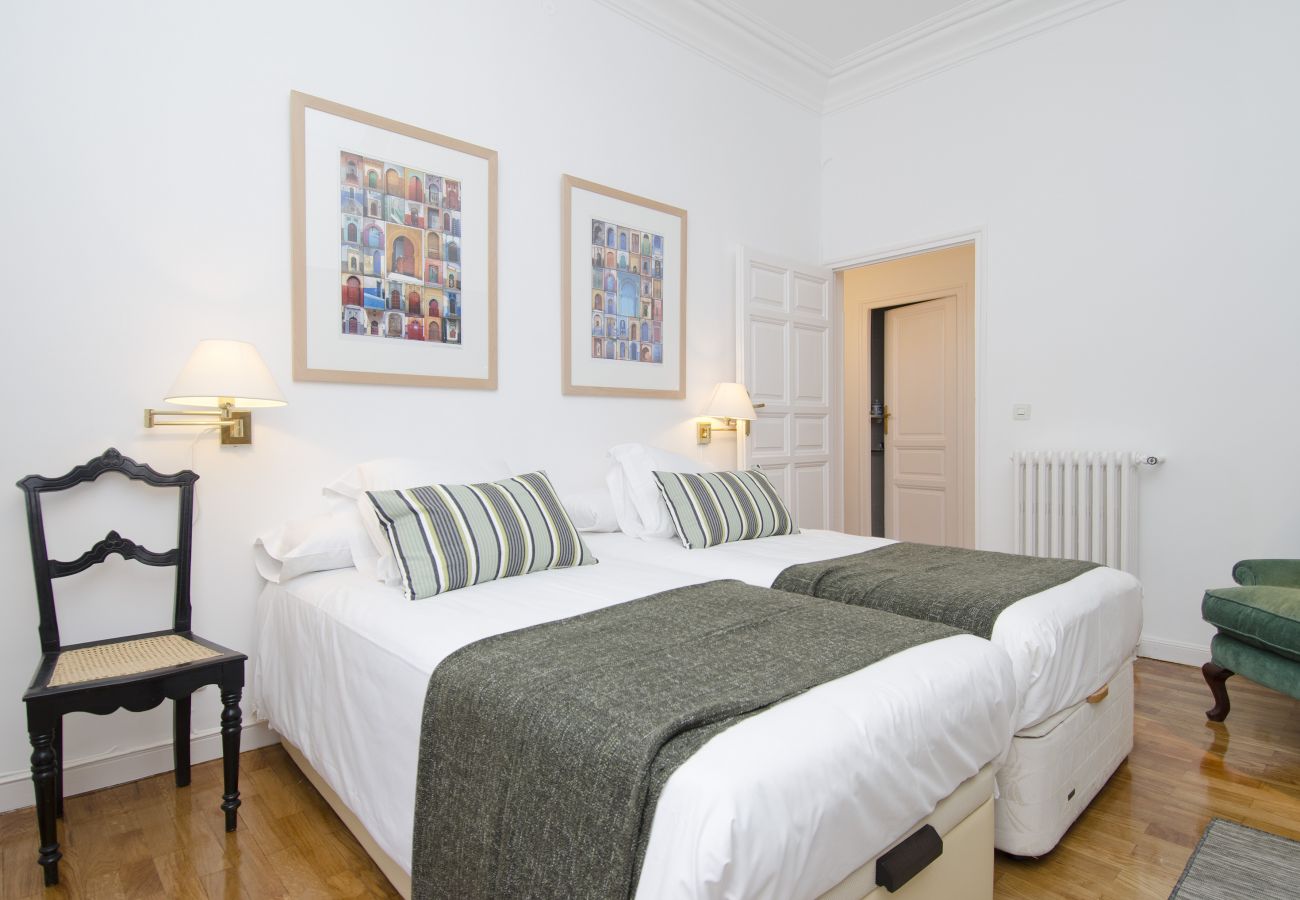 Apartment in Madrid -  Paseo del Prado II apartment in Madrid 